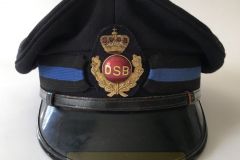 DSB model 1983-2000, med funktionsbånd for lokomotivførere. Danacap