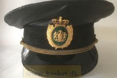 Politiassistent. Kasket med-sort regn-overtræk